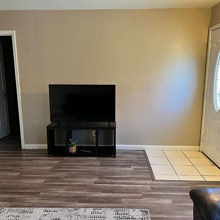 Quiet 1Bed,1Bath Condo With Free Parking Fresno Luaran gambar