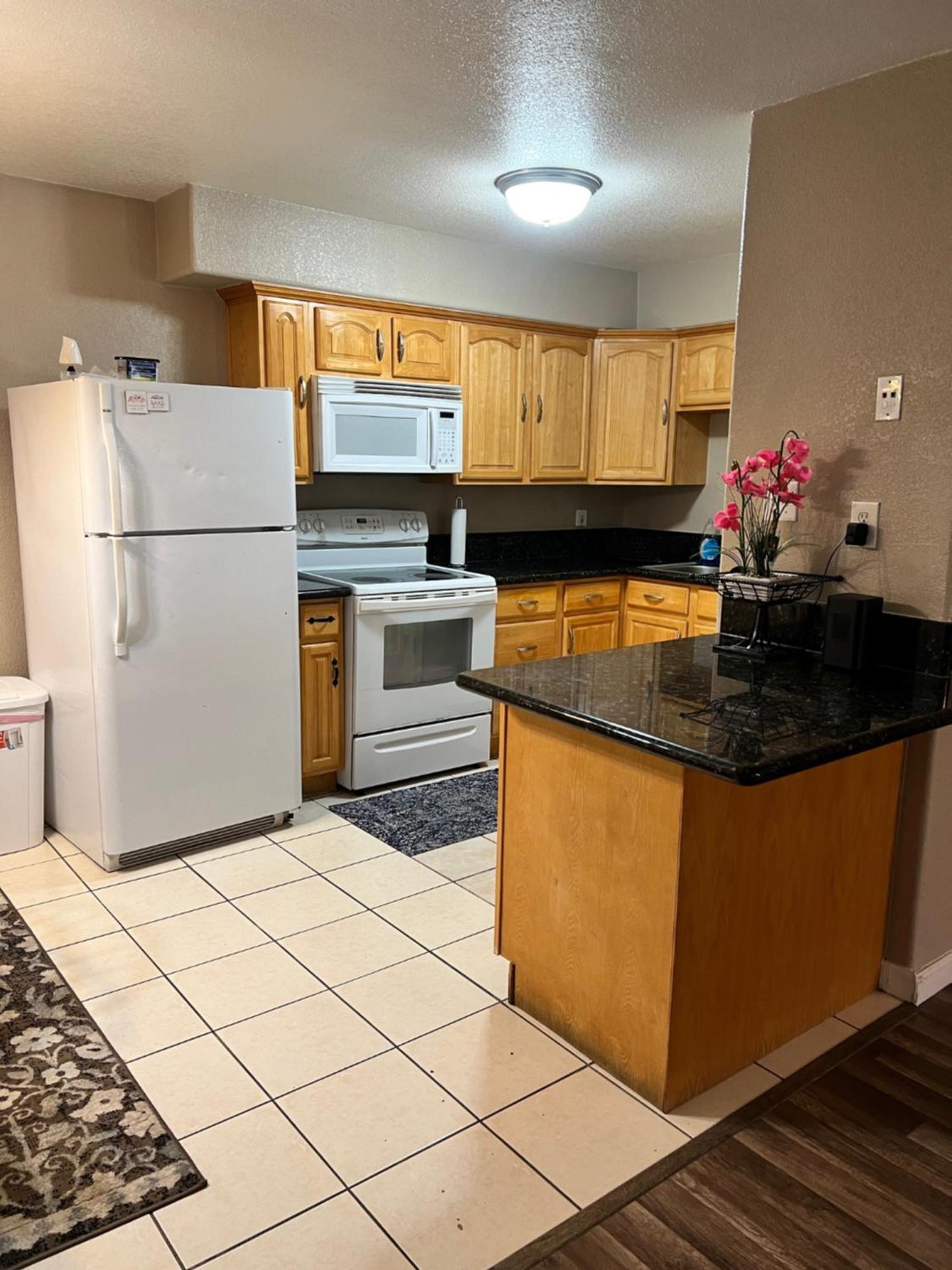 Quiet 1Bed,1Bath Condo With Free Parking Fresno Luaran gambar