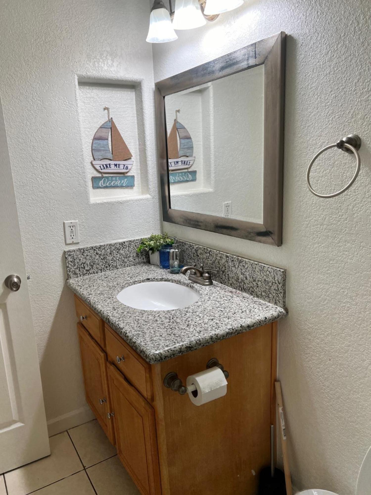 Quiet 1Bed,1Bath Condo With Free Parking Fresno Luaran gambar